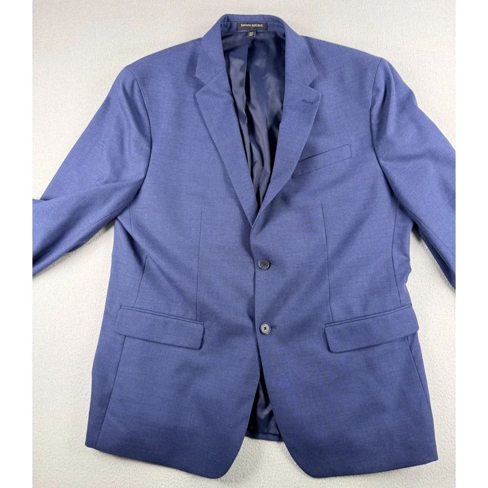 Banana Republic Blazer Jacket Sport Coat Mens 46R Slim Fit Polyester Navy NICE!